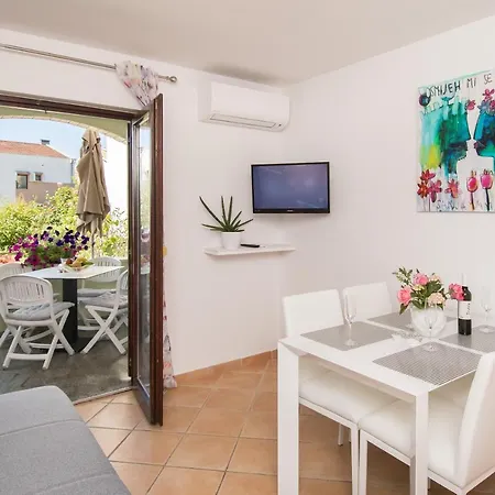 Apartment Motovunska 39 *