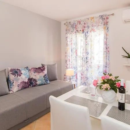 Motovunska 39 * Porec