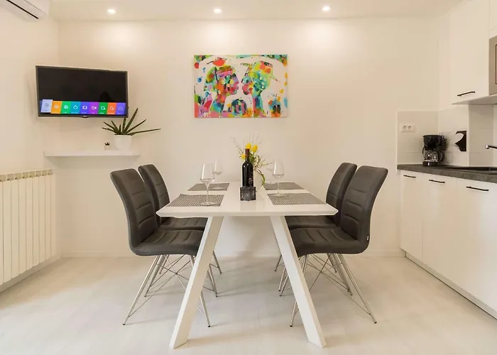 Motovunska 39 * Пореч